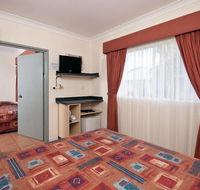 Cairns Queens Court - VIC Tourism