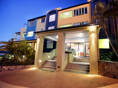 Caloundra Central Apartment Hotel - VIC Tourism 1