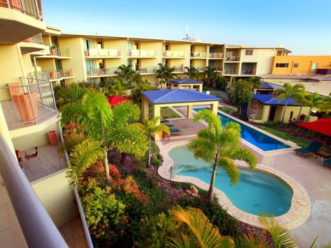Caloundra Central Apartment Hotel - VIC Tourism 3