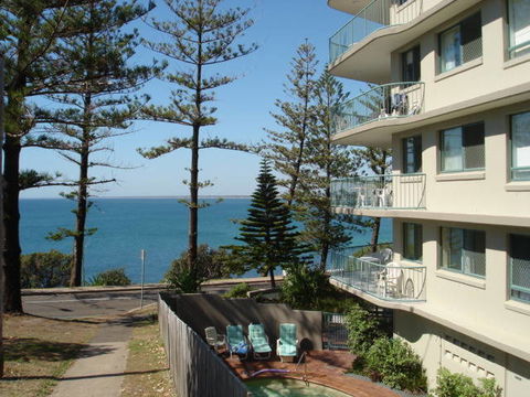 Campbells Cove Beachfront Apartments - VIC Tourism 0