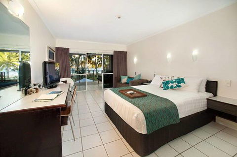Castaways Resort And Spa, Mission Beach - VIC Tourism 3