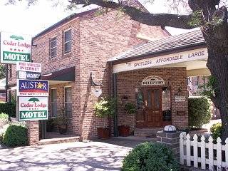 Cedar Lodge Motel - VIC Tourism 0