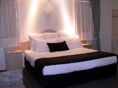 Charles Rasp Motor Inn - VIC Tourism 1