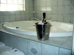 Charles Rasp Motor Inn - VIC Tourism 2