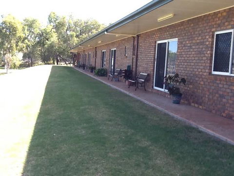 Charters Towers Heritage Lodge Motel - VIC Tourism 1