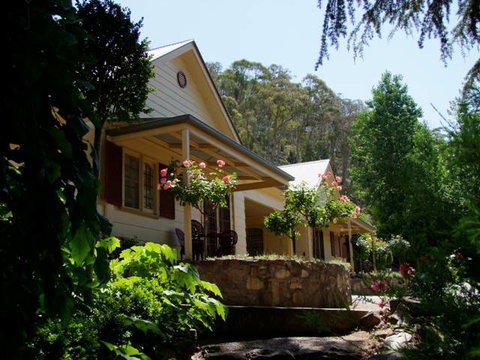 Chestnut Tree Holiday Units - VIC Tourism 2