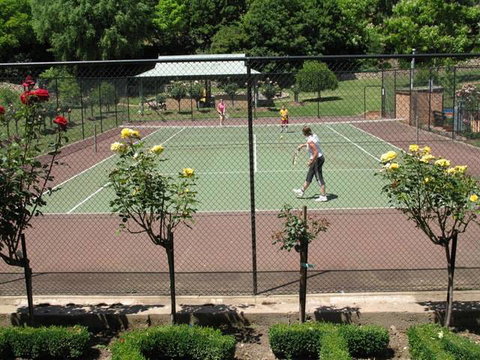 Chestnut Tree Holiday Units - VIC Tourism 4