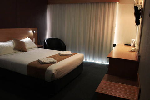 Ciloms Airport Lodge - VIC Tourism 2