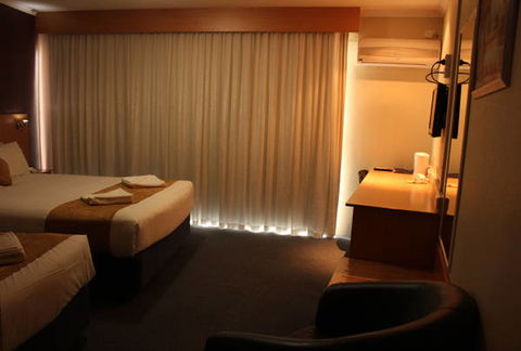 Ciloms Airport Lodge - VIC Tourism 4