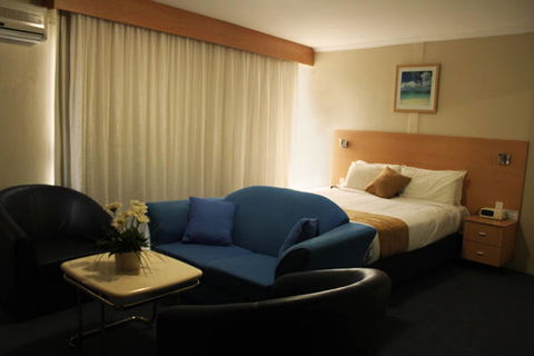 Ciloms Airport Lodge - VIC Tourism 6