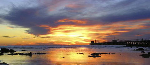 Cliff House Beachfront Villas - VIC Tourism 1