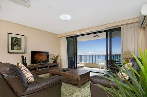 Clubb Coolum Beach Resort - VIC Tourism 1