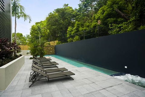 Coconut Grove Apartments Port Douglas - VIC Tourism 4