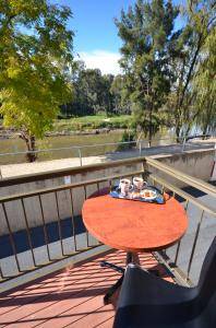 Prince Of Wales Motor Inn - VIC Tourism 1