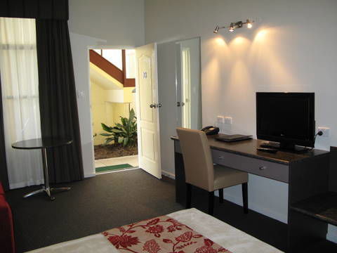 Prince Of Wales Motor Inn - VIC Tourism 0