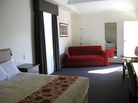Prince Of Wales Motor Inn - VIC Tourism 3