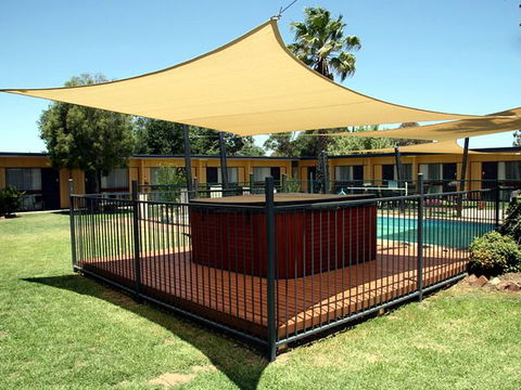 Cootamundra Gardens Motel - VIC Tourism 1