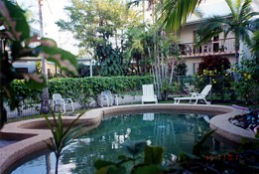 Coral Reef Holiday Apartments - VIC Tourism 0