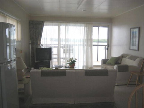 Coral Tree Lodge Tourist Park - VIC Tourism 0