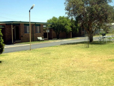 Country Club Caravan Park - VIC Tourism 1