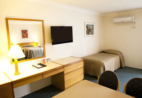 Hunts Hotel  Liverpool - VIC Tourism 1