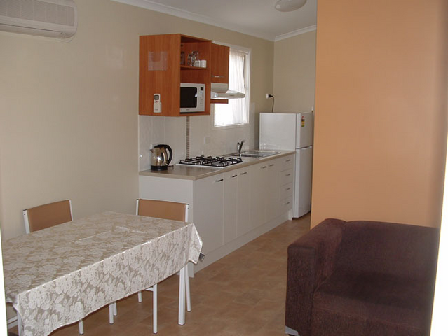 Country Road Caravan Park - VIC Tourism 2