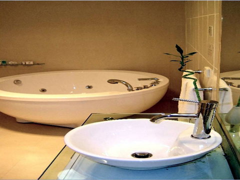 Cremorne Point Manor - VIC Tourism 3