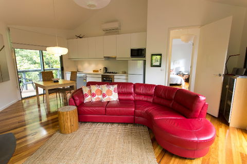 Dalrymples Guest Cottages - VIC Tourism 1