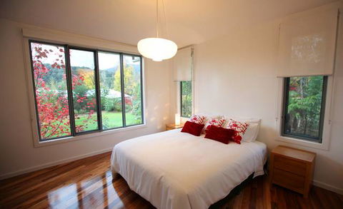 Dalrymples Guest Cottages - VIC Tourism 0