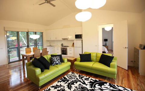 Dalrymples Guest Cottages - VIC Tourism 2