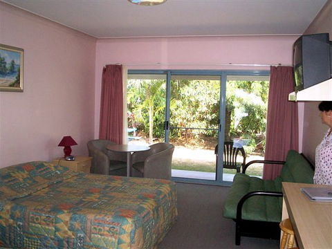 Diggers Rest Motel - VIC Tourism 0