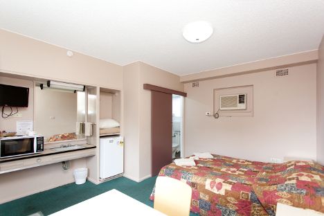 Aquatic Motor Inn - VIC Tourism 0
