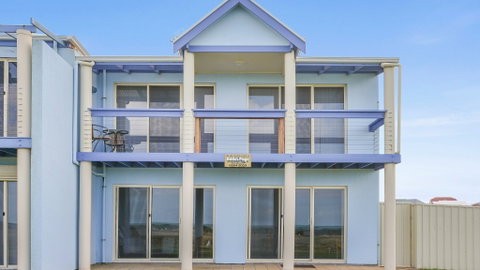 Blue Seas - VIC Tourism 0