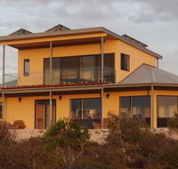 Dolphin Holiday House - VIC Tourism