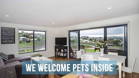 PetLet: 16 Krill Court At Encounter Bay - VIC Tourism 0
