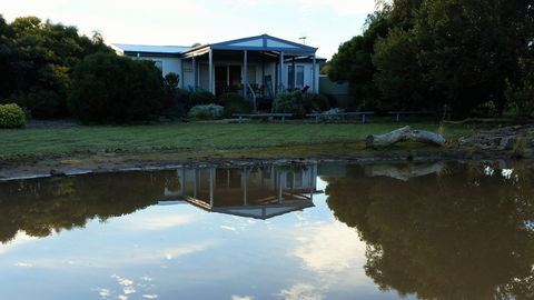 Frangipani Cottage - VIC Tourism 0