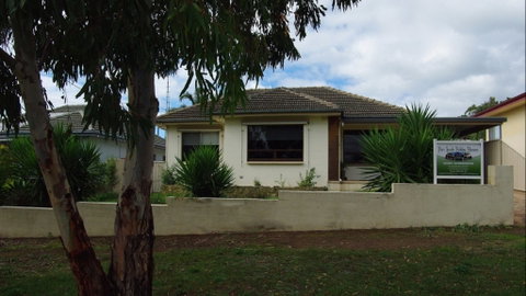 Port Lincoln Holiday Houses- Clove Hitch - VIC Tourism 0