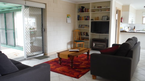 Blanche Place - VIC Tourism 0