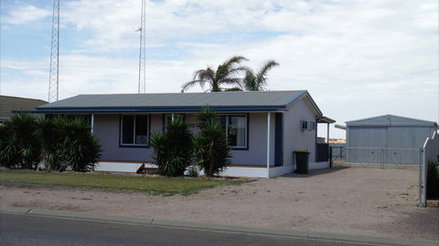 Sea, Salt, Sands And Palms - VIC Tourism 0