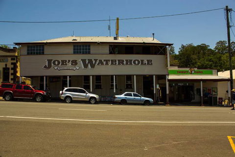 Joes Waterhole Hotel - VIC Tourism 4