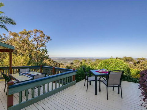 Hillside A Country Retreat - VIC Tourism 0