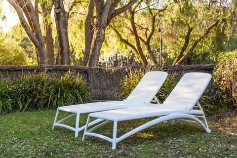 Azure Holiday House - VIC Tourism 11