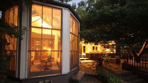 Lavender Manor And Majestic - VIC Tourism 3