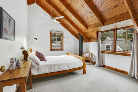 Lavender Manor And Majestic - VIC Tourism 4