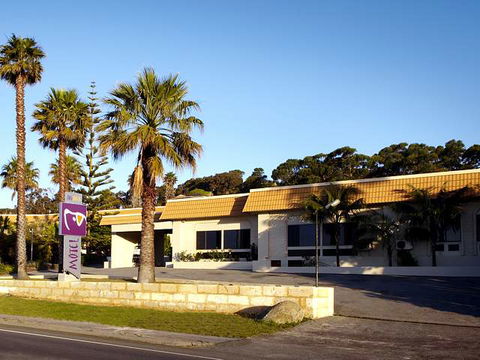 Dog Rock Motel - VIC Tourism 0