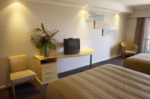 Dog Rock Motel - VIC Tourism 1
