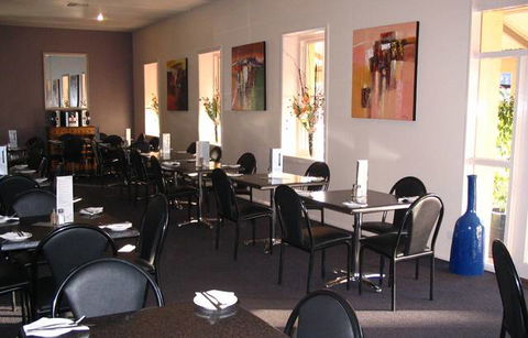 Dongara Hotel Motel - VIC Tourism 10