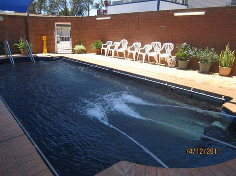 Dragon Phoenix Resort & Restaurant - VIC Tourism 0