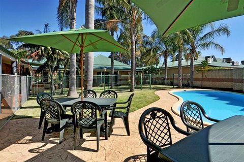 Drakesbrook Hotel - VIC Tourism 3
