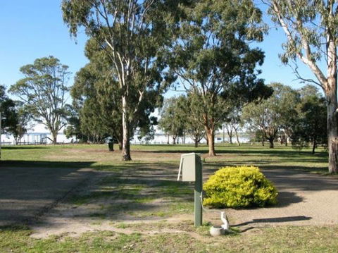 Eagle Point Caravan Park - VIC Tourism 0